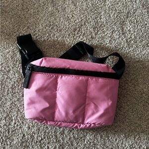 Calpak mini Luka crossbody - Bubblegum pink